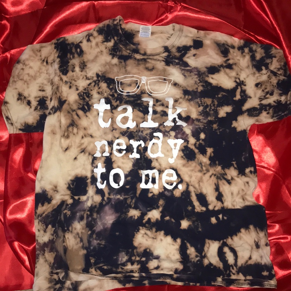 Bleach dye tee